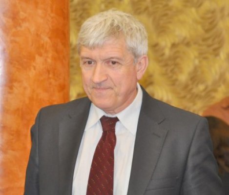 Diaconu a strâns semnăturile pentru a candida la europarlamentare. ANI: Nu îndeplineşte condiţiile